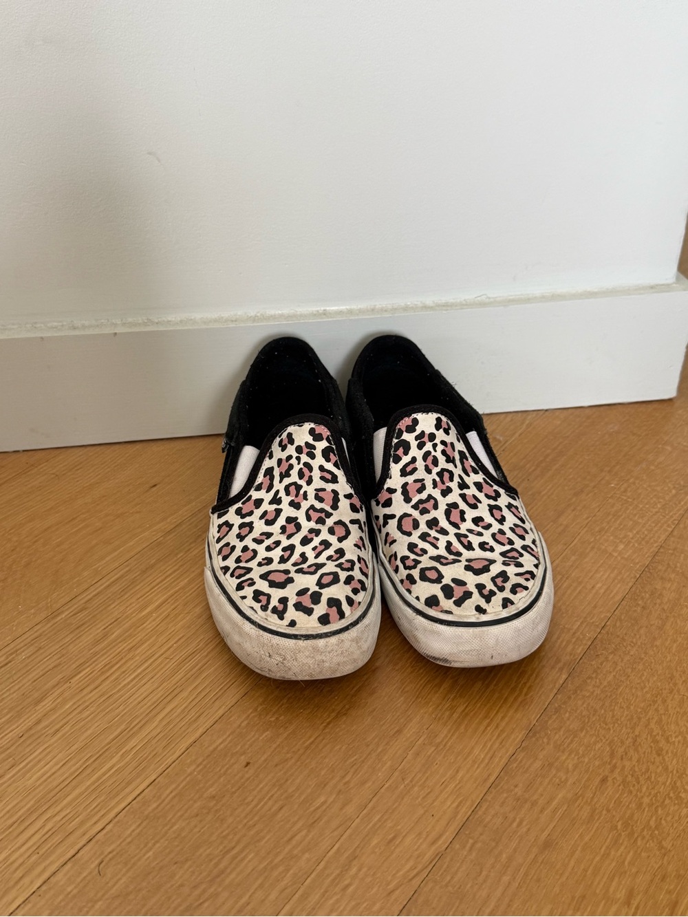 VANS Women’s S 7 Slip-On Shoes with Pink Leopard Print